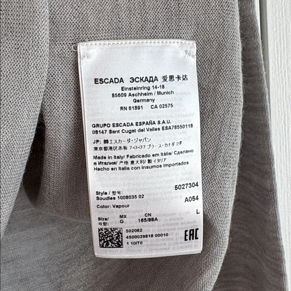 NWT Escada Sport 100% Virgin Wool Lightweight Sweater Top